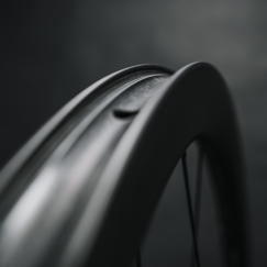 Sistema tubeless agganciato